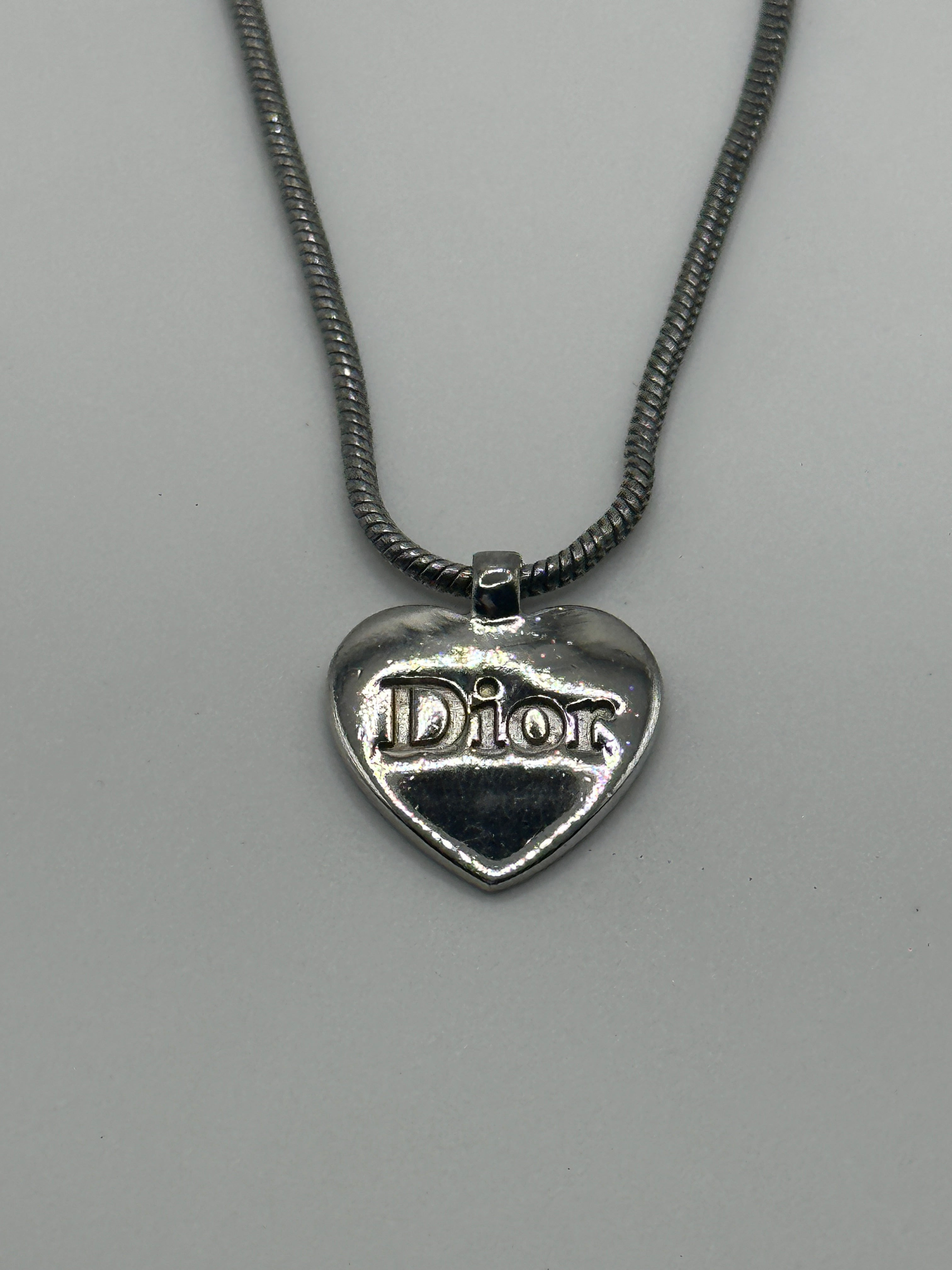 DIOR SPELLOUT SILVER HEART NECKLACE – 2NDEND