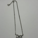 DIOR STRAIGHT WORD LOGO NECKLACE SILVER