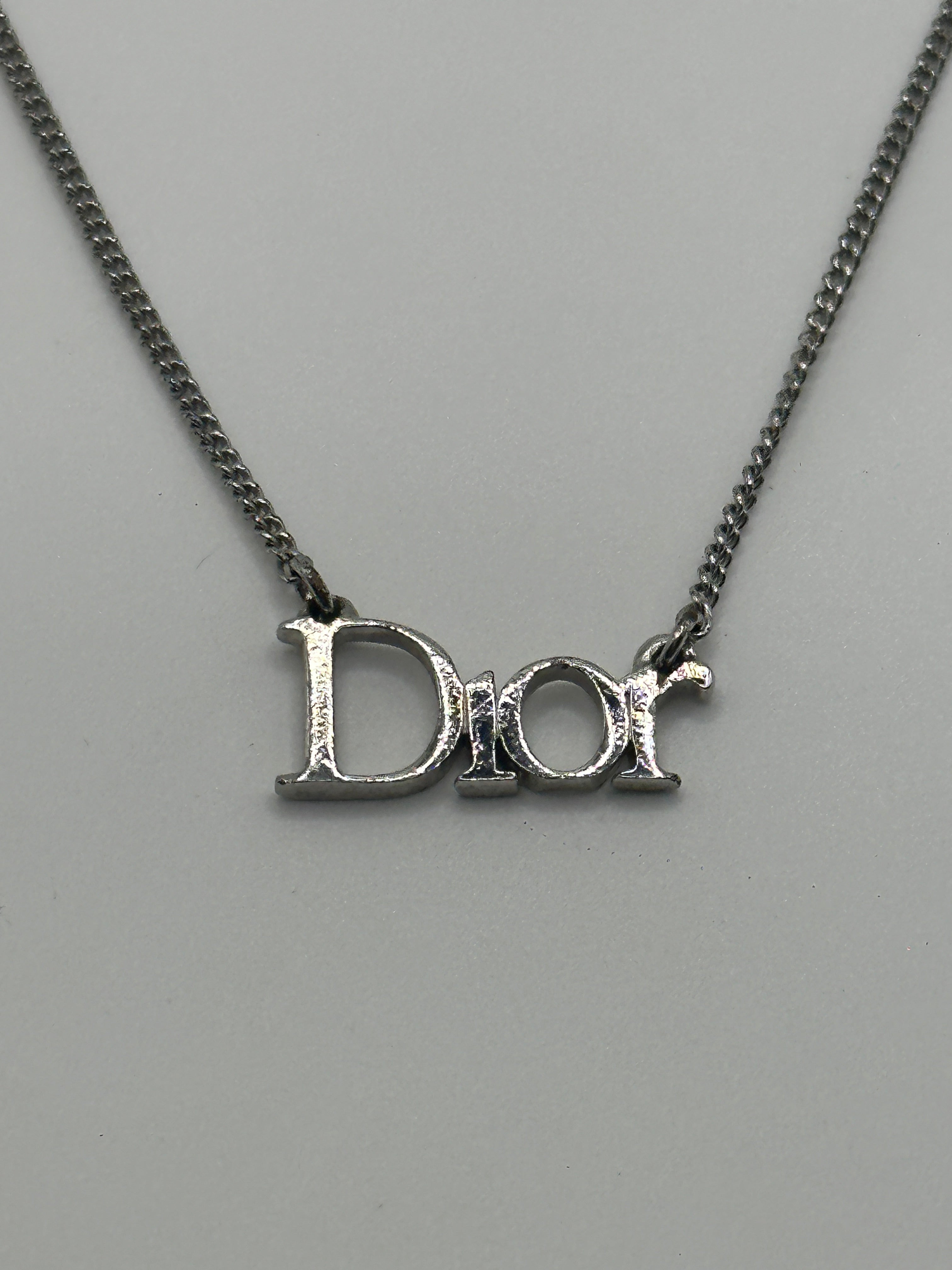 DIOR CD SILVER VINTAGE CIRCLE NECKLACE – Victoria Luxe Reworked