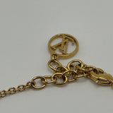 LOUIS VUITTON PEARL V LETTER GOLD BNRACELET