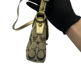 COACH SMALL SIGNATURE CROSSBODY