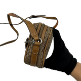 COACH SIGNATURE SMALL SWINGPACK