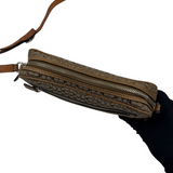 COACH SIGNATURE SMALL SWINGPACK